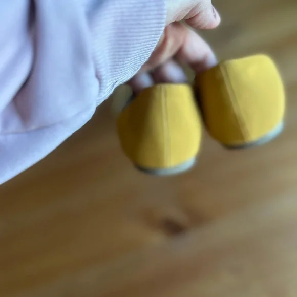 New Madden Girl Size 10 mustard, yellow pull on flats - Picture 5 of 6